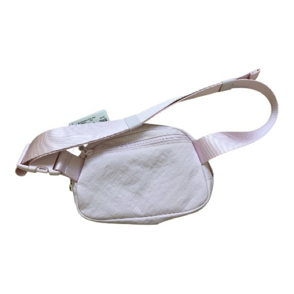 Lululemon Everywhere Belt Bag 1L Blissful Pink NWT - Picture 5 of 7